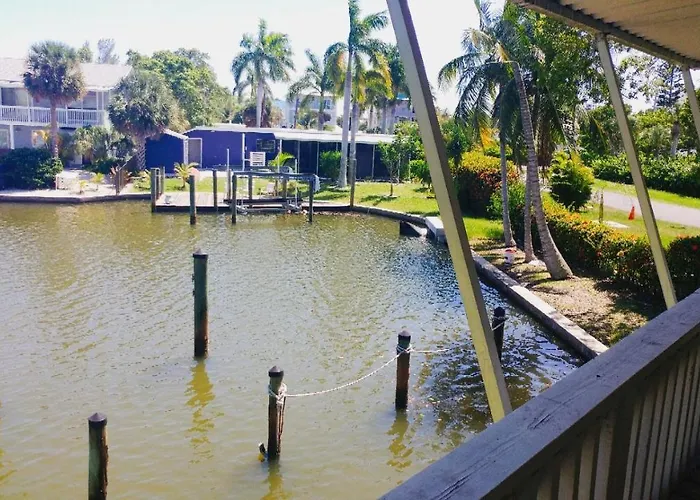 Hidden Harbor Suites